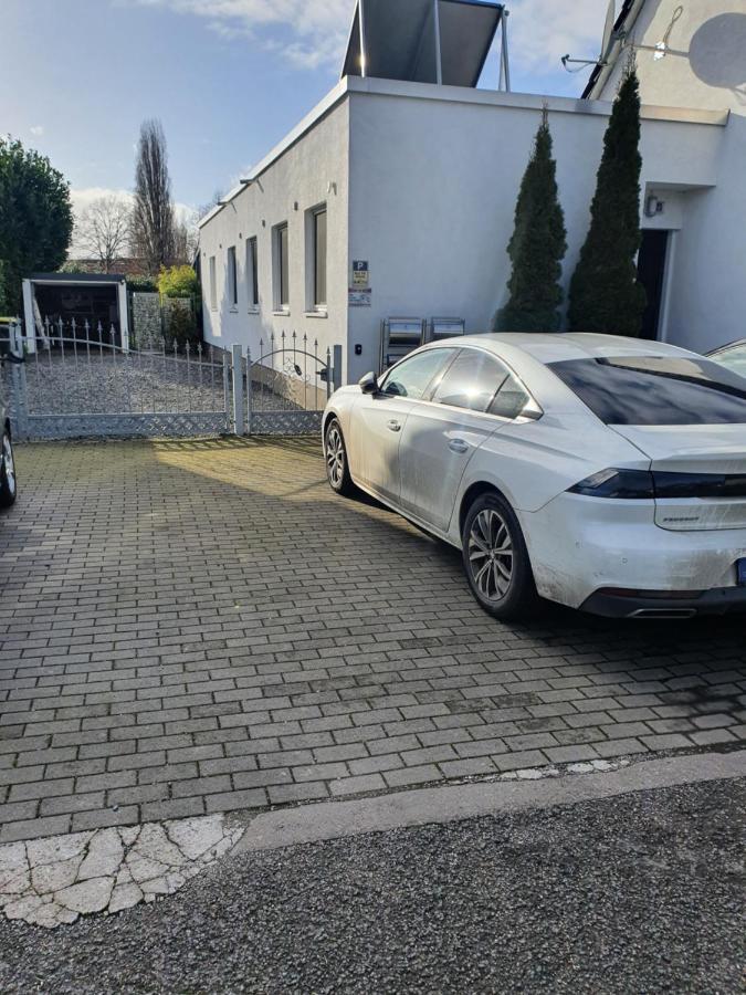 Zwei Schicke Apartments Mit Parkplatz Cologne Exterior photo